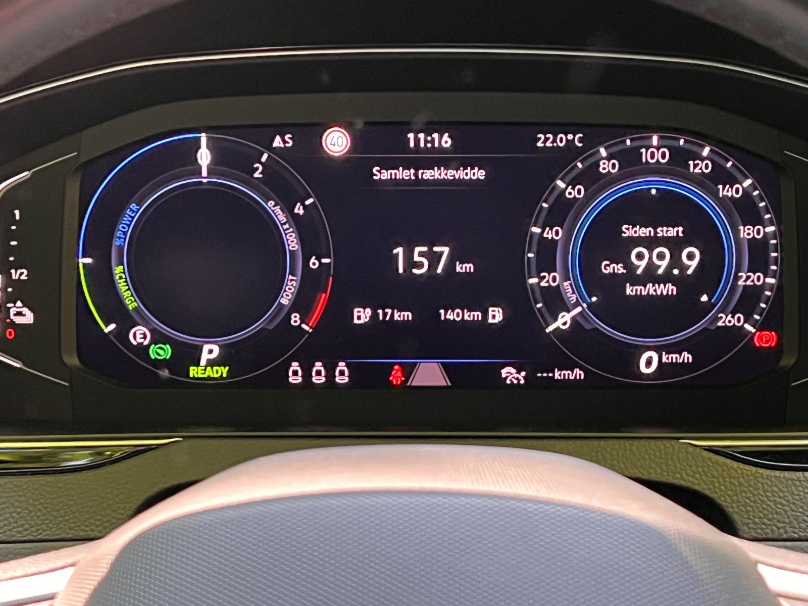 Hvid VW Passat fra 2021