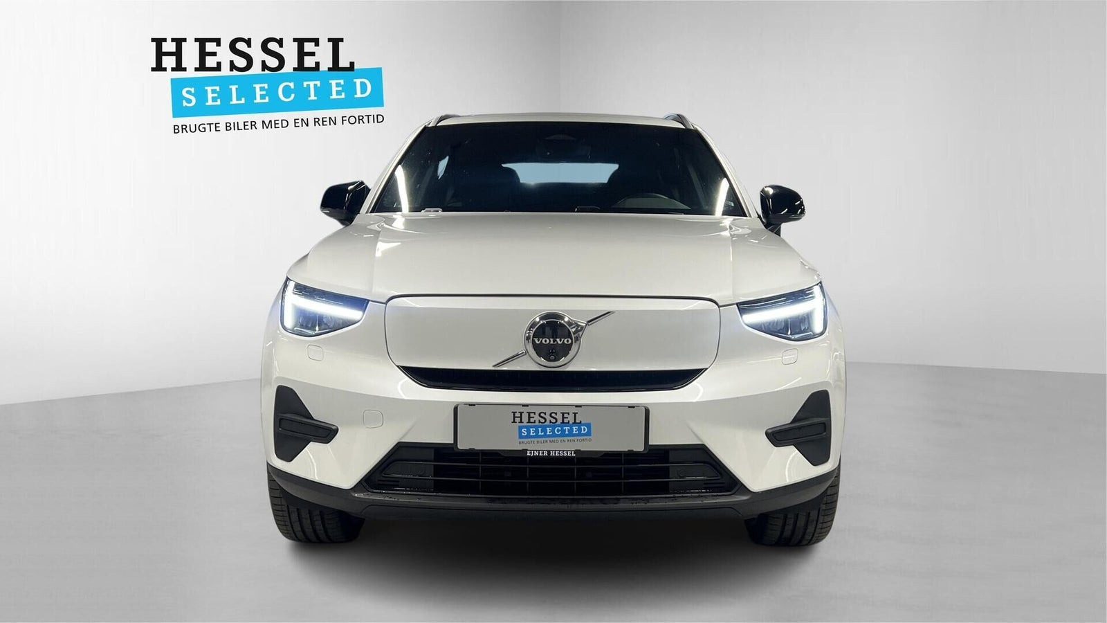 Hvid Volvo EX40 fra 2025