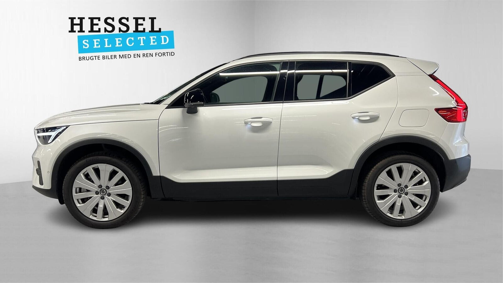 Hvid Volvo EX40 fra 2025