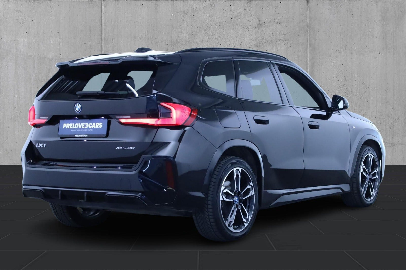 Sort BMW iX1 fra 2024