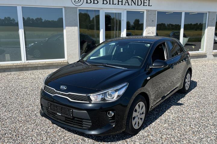 undefined Kia Rio fra 2017 set udefra