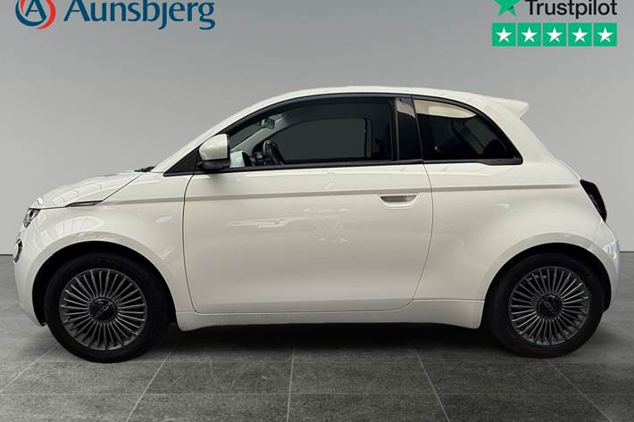 Hvid Fiat 500e fra 2022