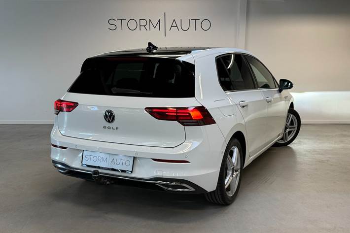 Hvid VW Golf VIII fra 2020