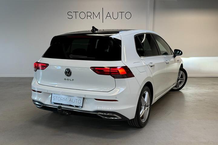 Hvid VW Golf VIII fra 2020
