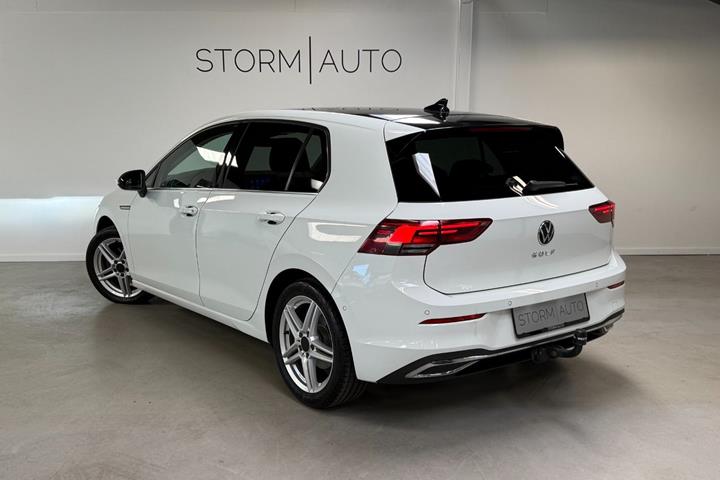 Hvid VW Golf VIII fra 2020