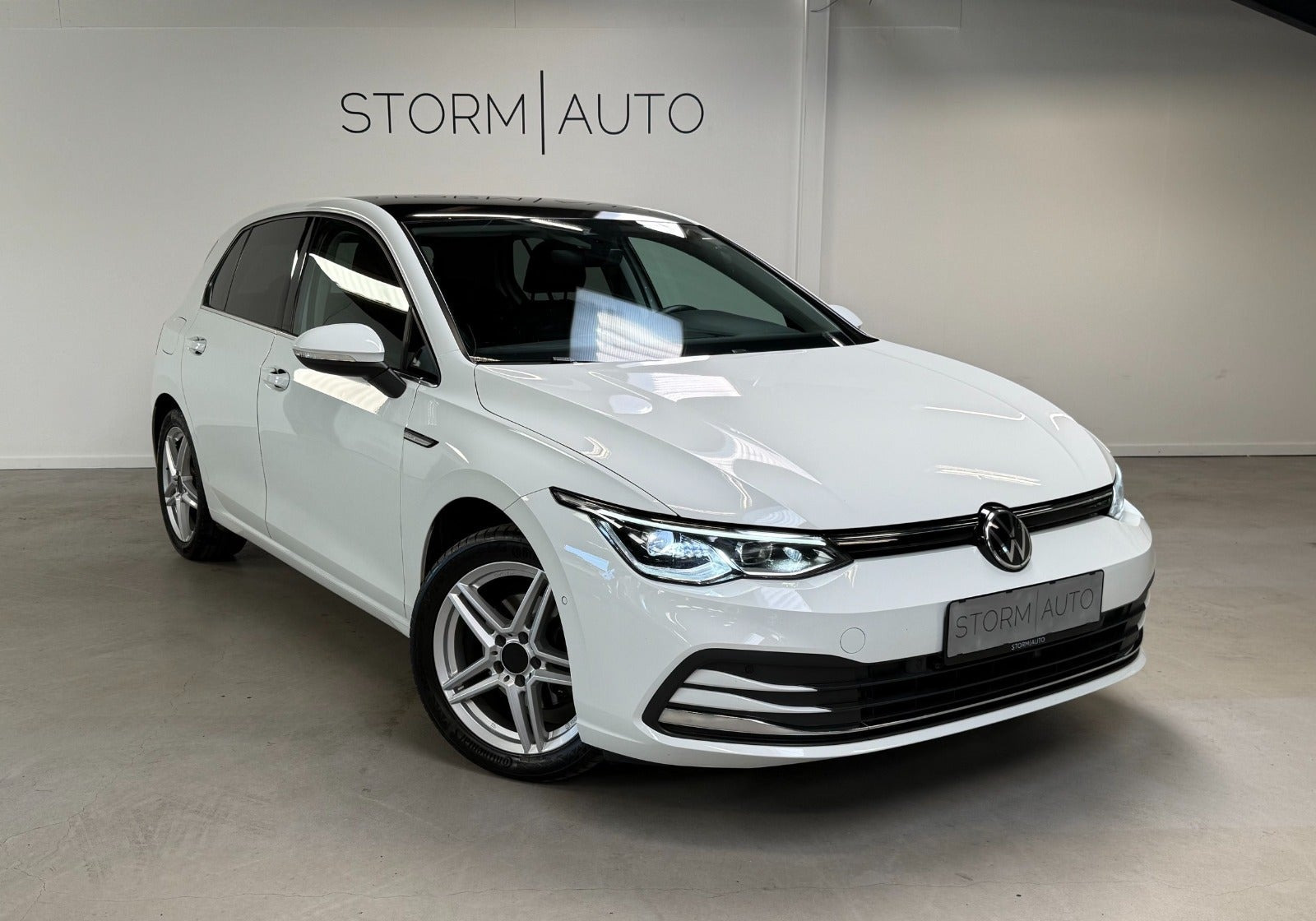 Hvid VW Golf VIII fra 2020