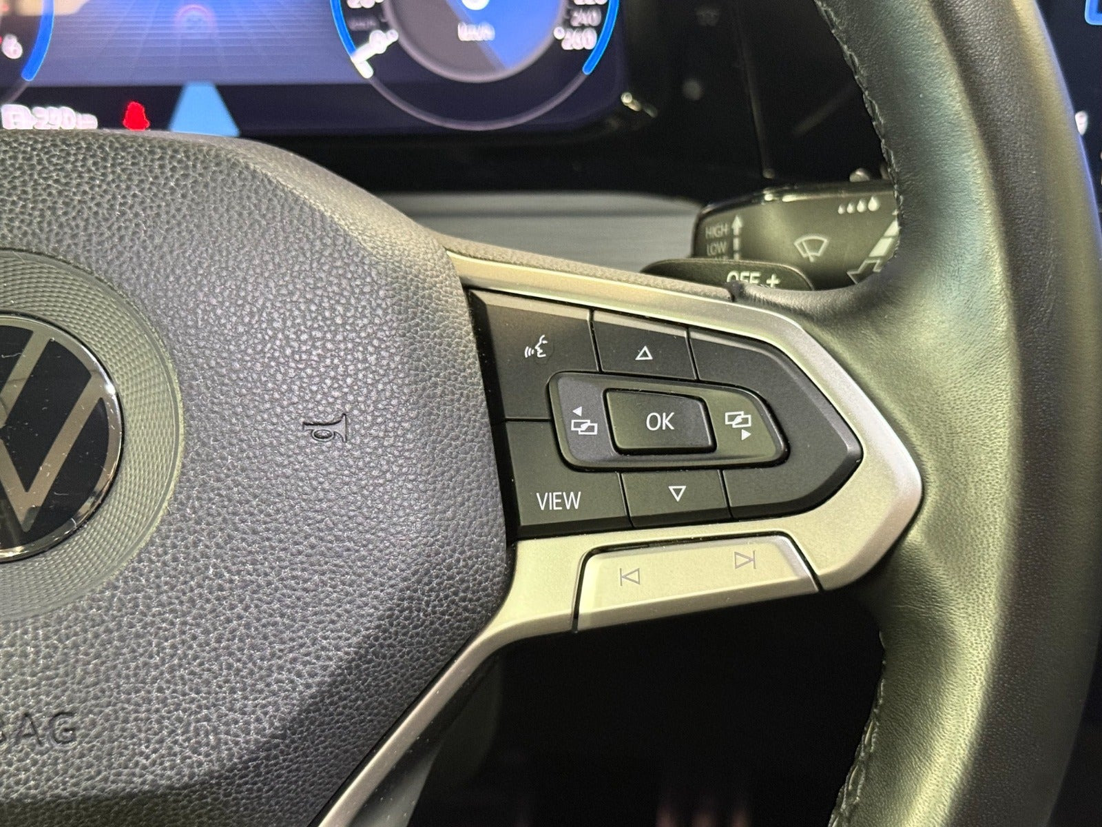 Hvid VW Golf VIII fra 2020