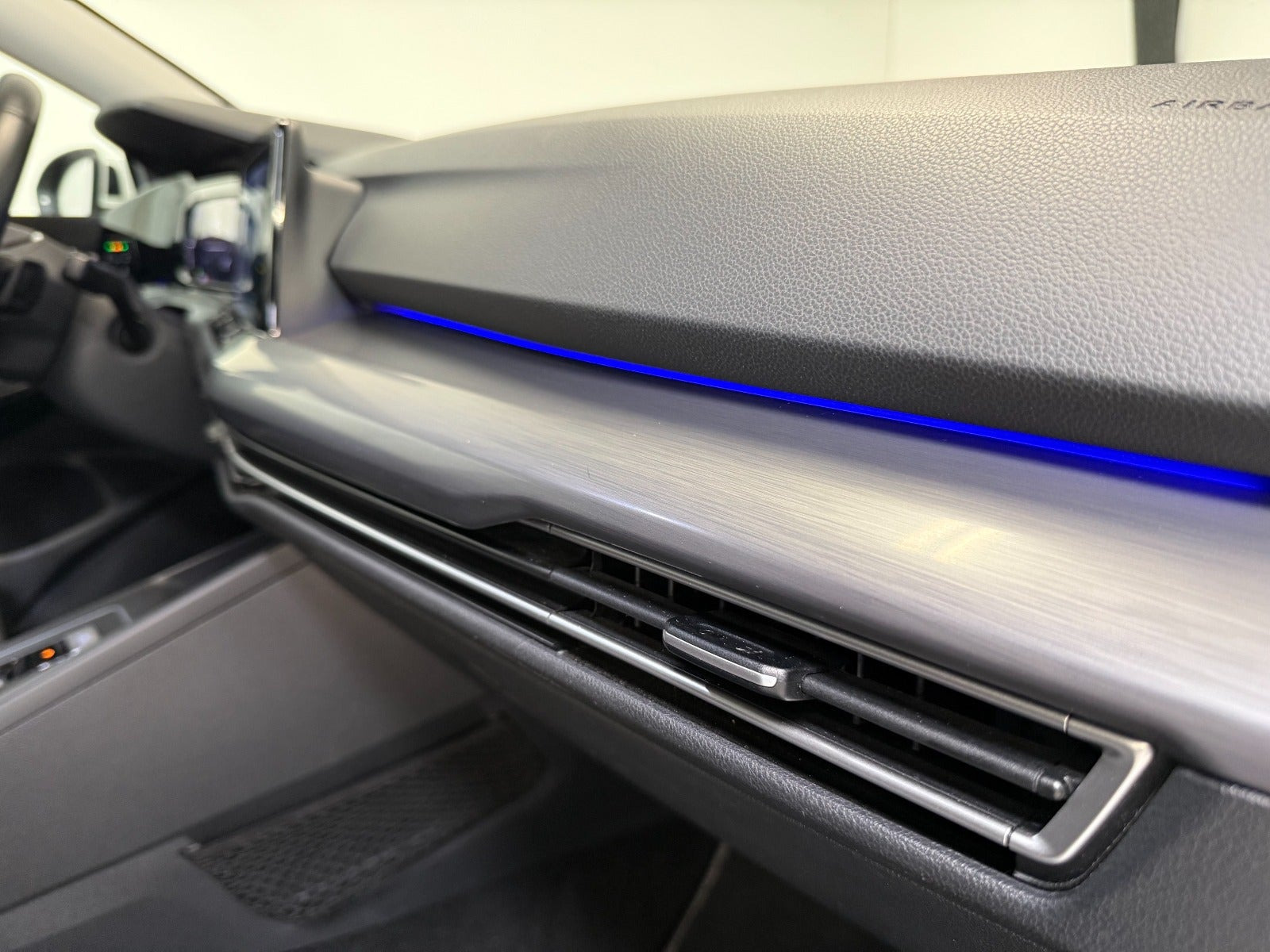 Hvid VW Golf VIII fra 2020