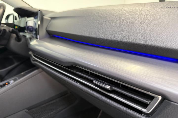 Hvid VW Golf VIII fra 2020