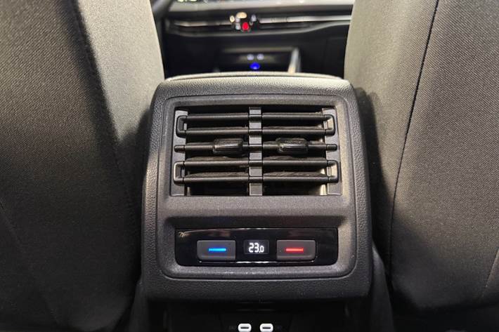 Hvid VW Golf VIII fra 2020