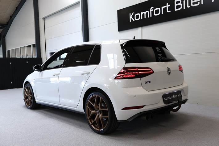 Hvid VW Golf VII fra 2018