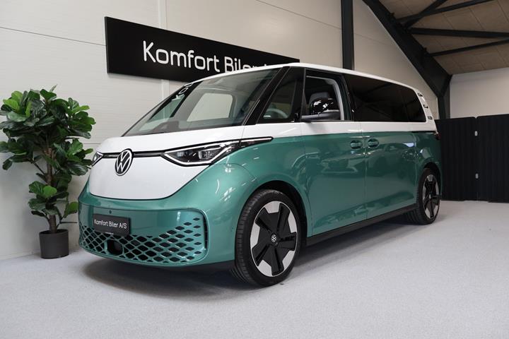 Grøn VW ID.Buzz fra 2025 set udefra