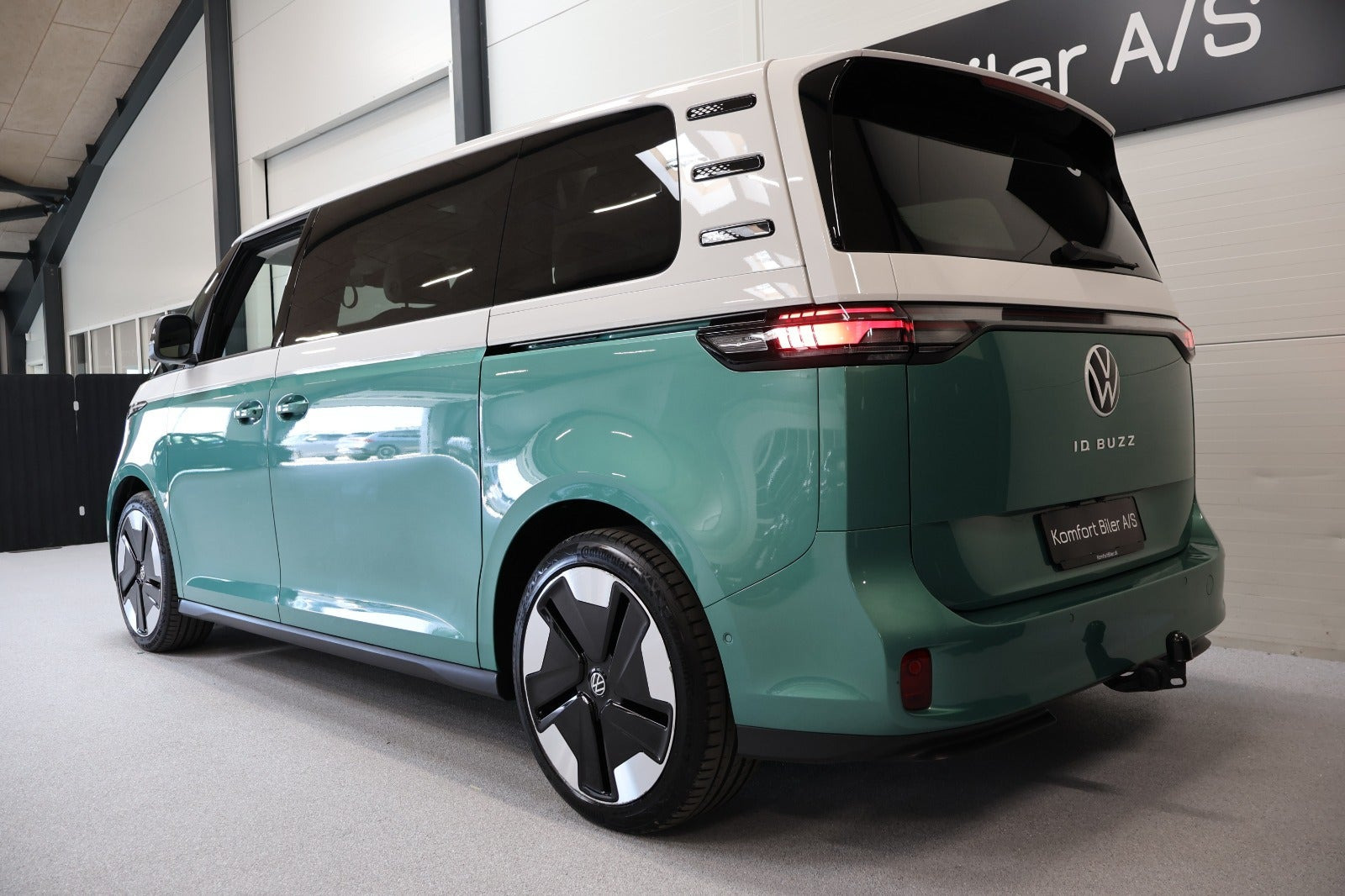 Grøn VW ID.Buzz fra 2025