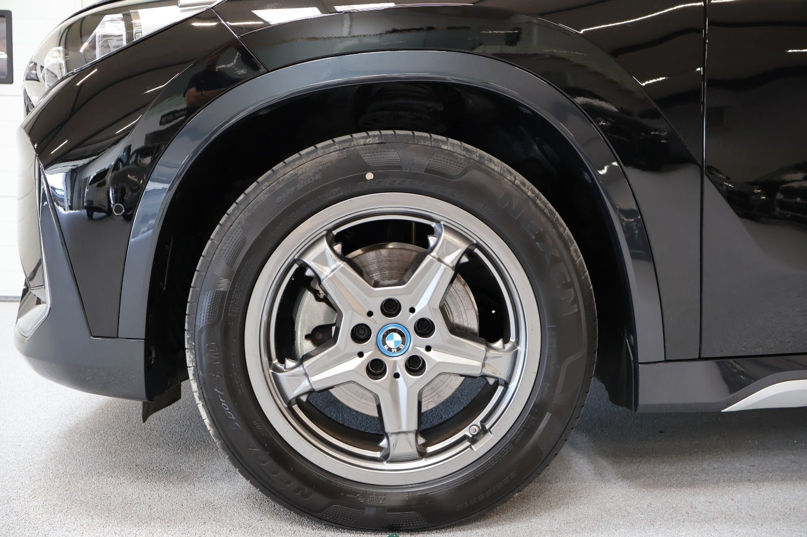 Sort BMW iX1 fra 2024