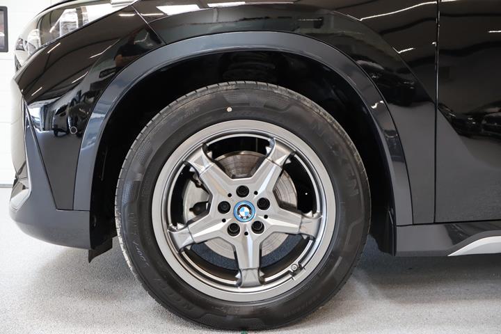 Sort BMW iX1 fra 2024