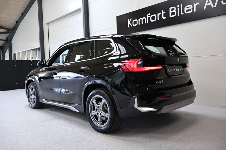 Sort BMW iX1 fra 2024