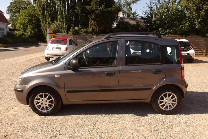 Grå Fiat Panda fra 2012