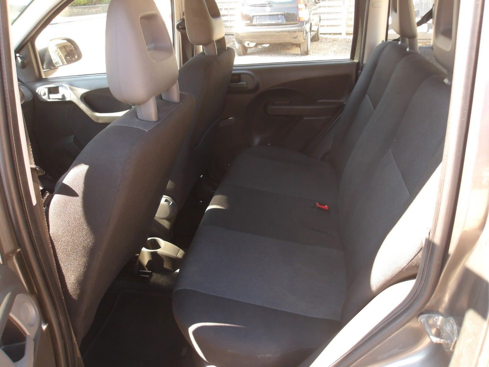 Grå Fiat Panda fra 2012