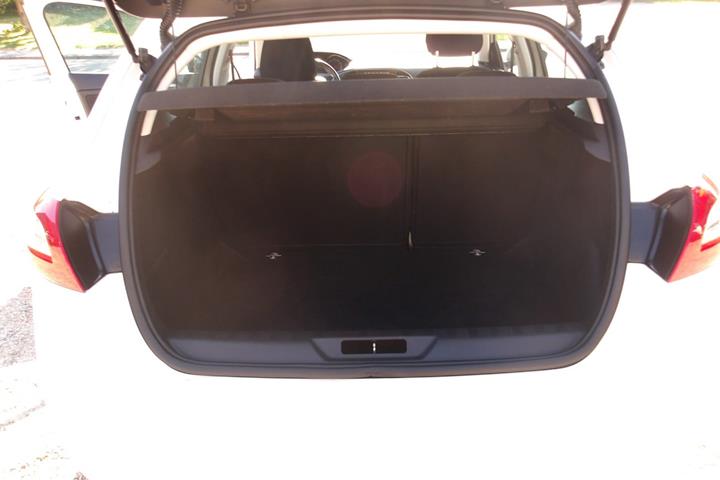Hvid Peugeot 308 fra 2016