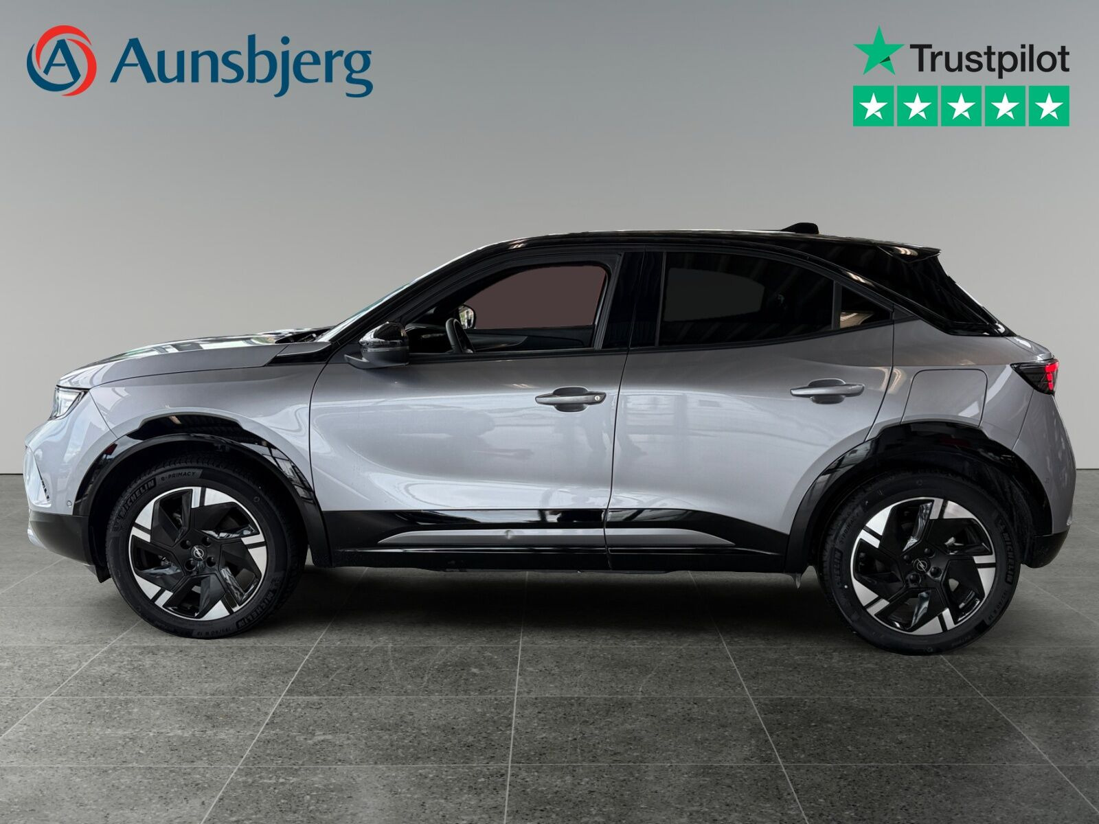 Grå Opel Mokka-e fra 2025