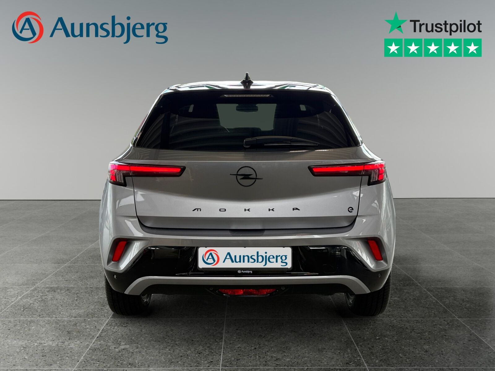 Grå Opel Mokka-e fra 2025
