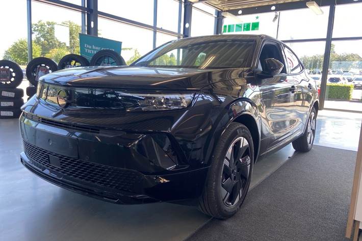 Sort Opel Mokka-e fra 2025
