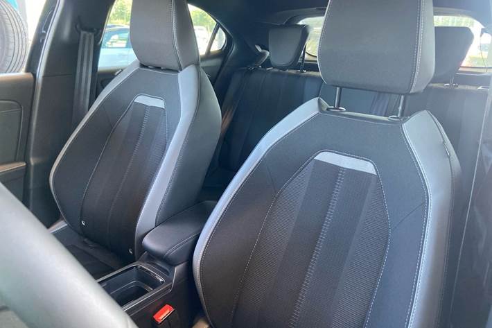 Sort Opel Mokka-e fra 2025