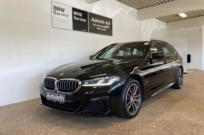 Sort BMW 530e fra 2021