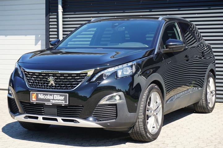Sort Peugeot 3008 fra 2020 set udefra