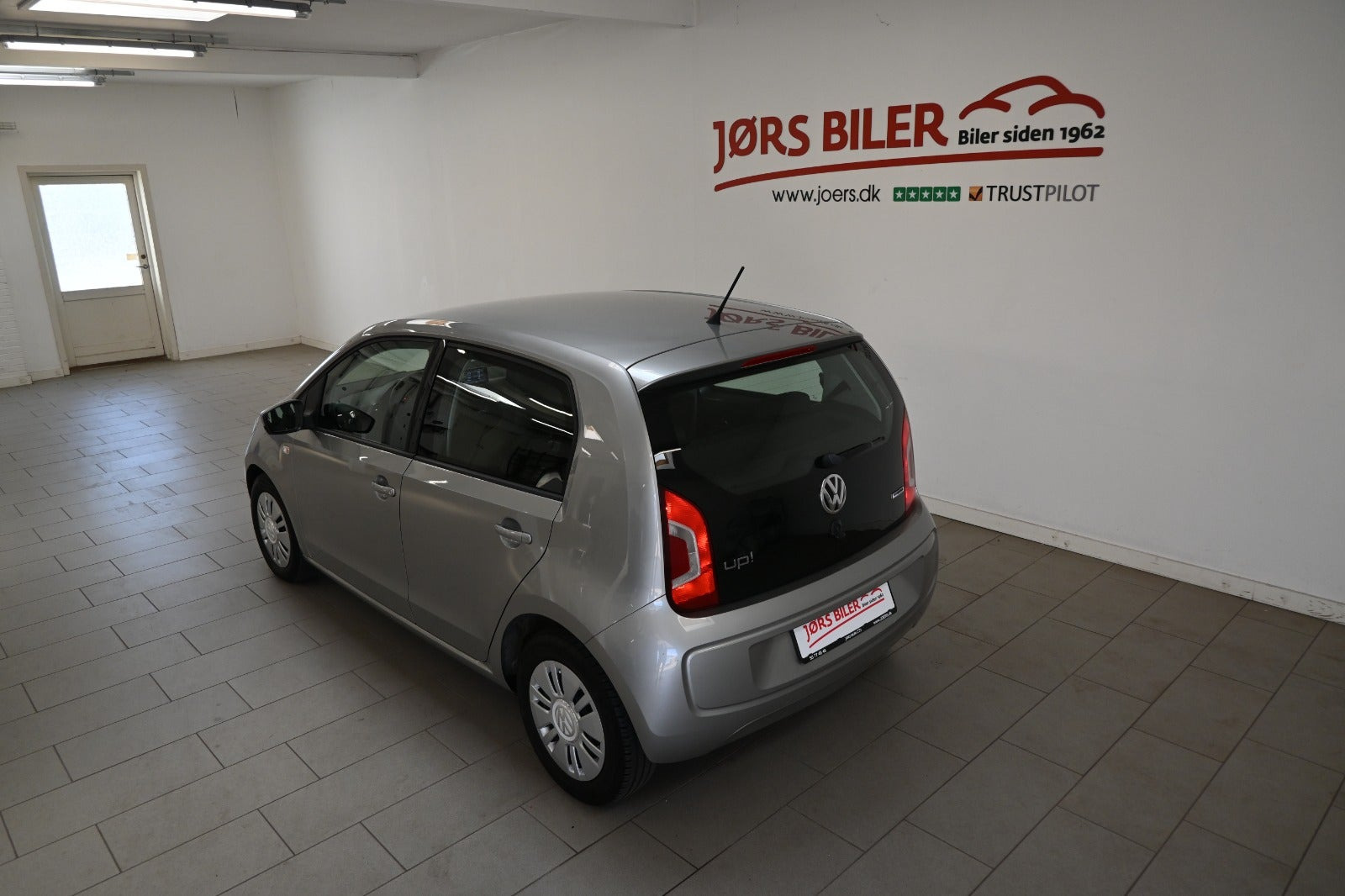 Grå VW UP! fra 2015