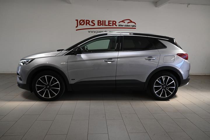 Grå Opel Grandland X fra 2021