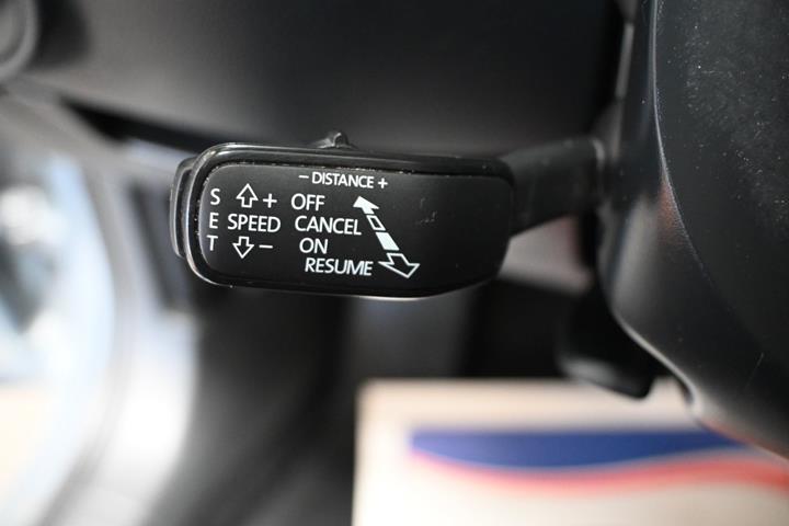 Grå Skoda Superb fra 2021