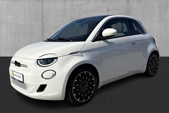 Hvid Fiat 500e fra 2023