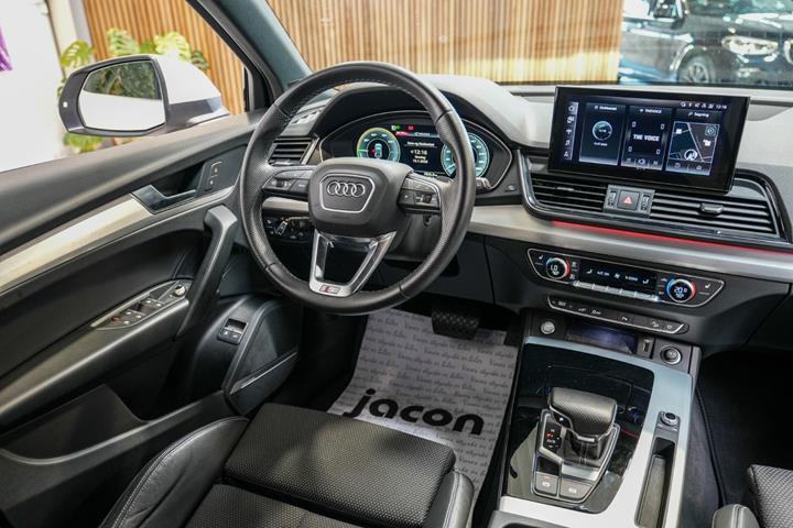 Hvid Audi Q5 fra 2022