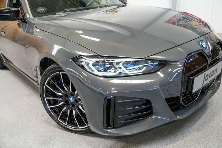 Grå BMW i4 fra 2022