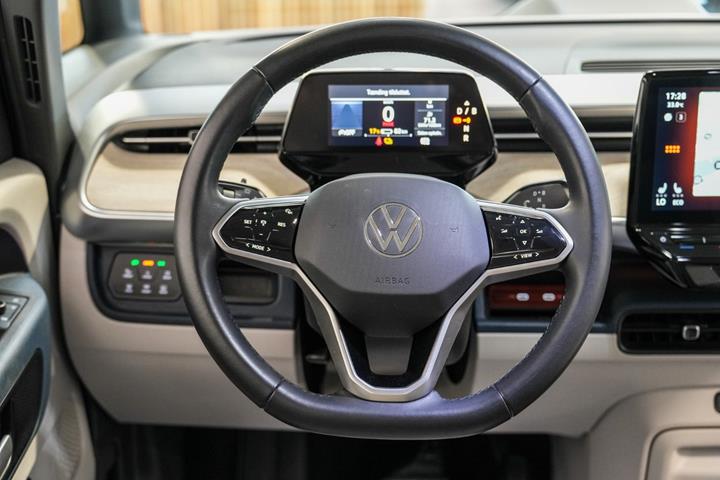 Grå VW ID.Buzz fra 2023