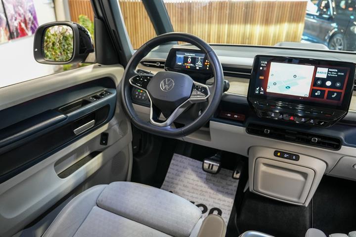 Grå VW ID.Buzz fra 2023