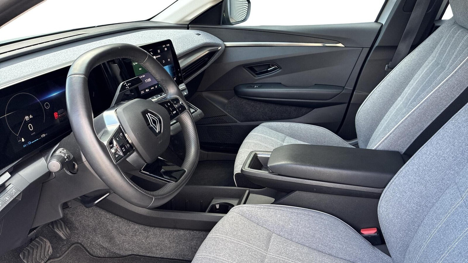Grå Renault Megane E-Tech fra 2023