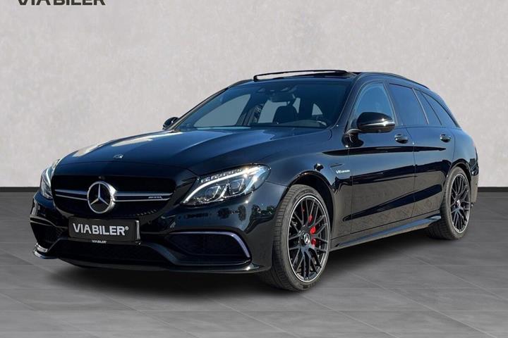 Sort Mercedes C63 AMG S fra 2017 set udefra