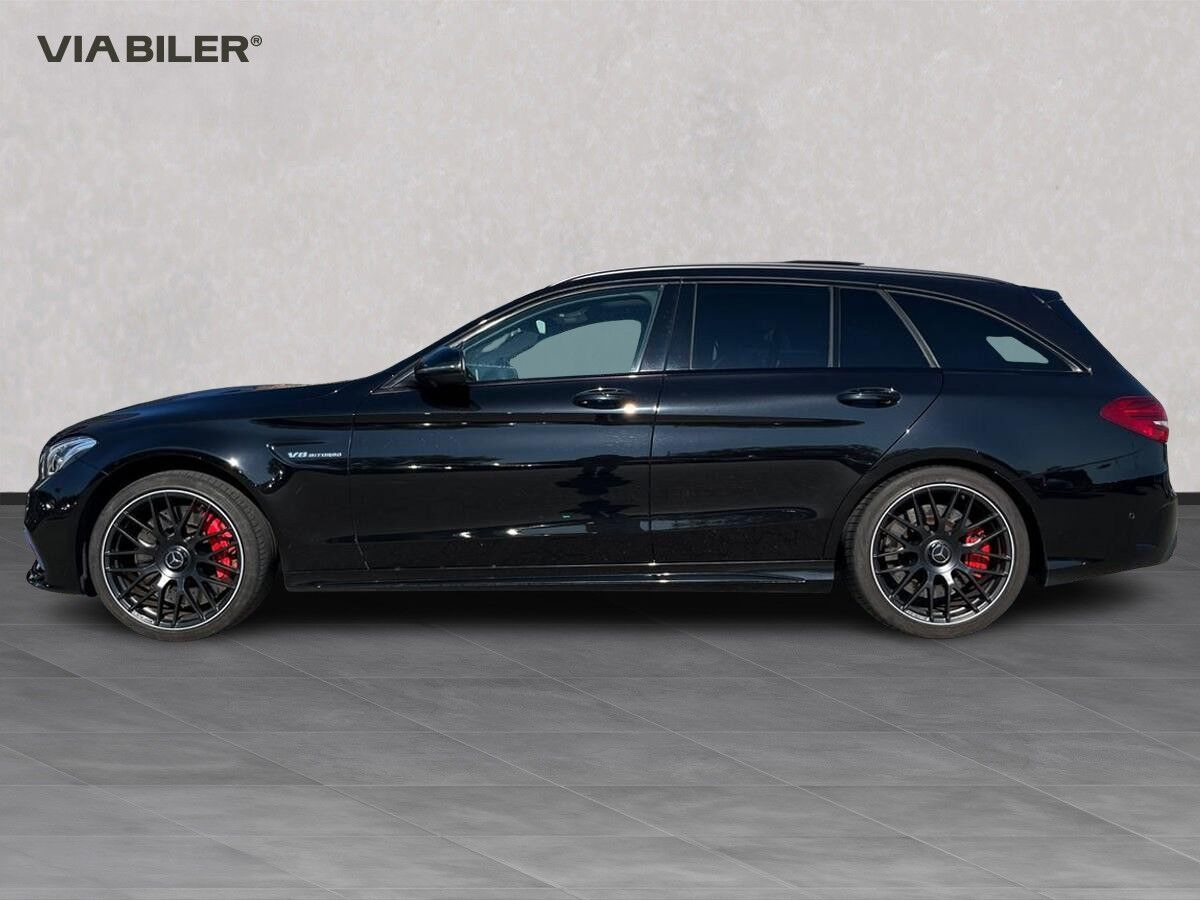 Sort Mercedes C63 AMG S fra 2017