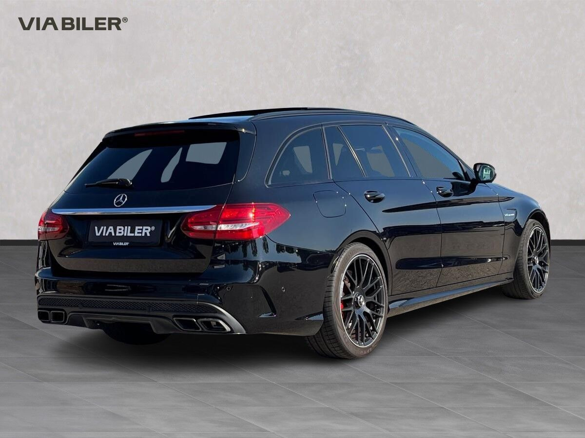 Sort Mercedes C63 AMG S fra 2017