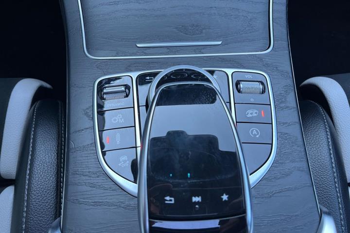 Sort Mercedes C63 AMG S fra 2017