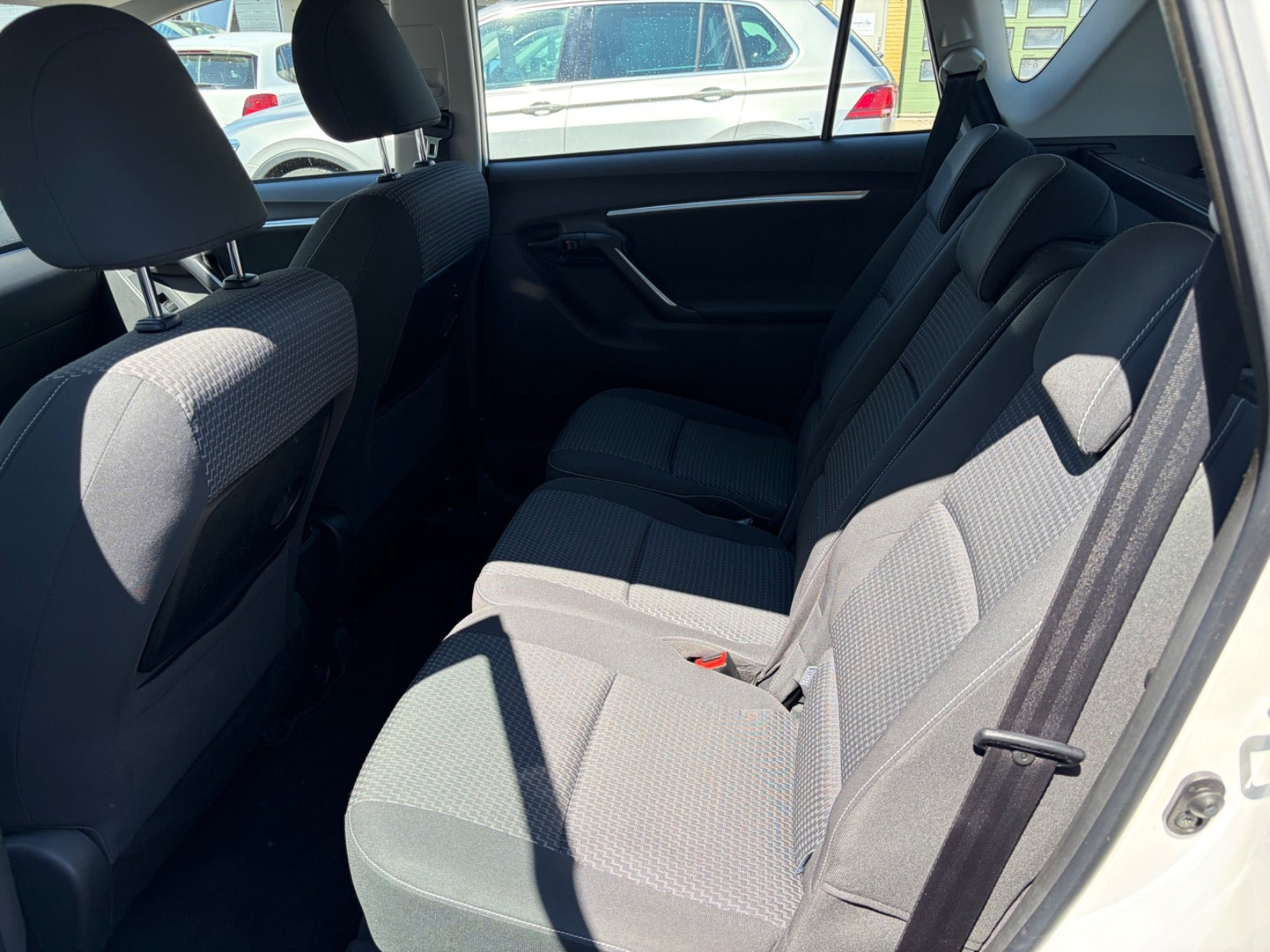 Hvid Toyota Verso fra 2015