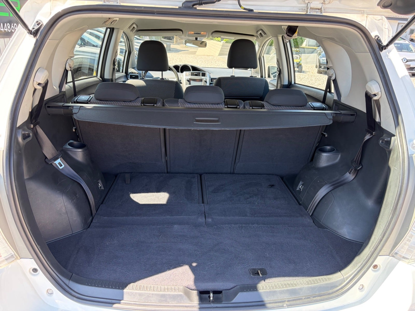 Hvid Toyota Verso fra 2015