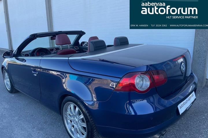 Blå VW Eos fra 2007