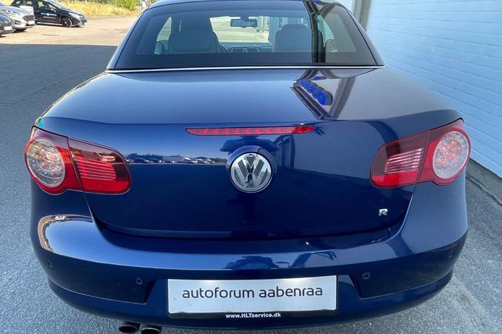 Blå VW Eos fra 2007
