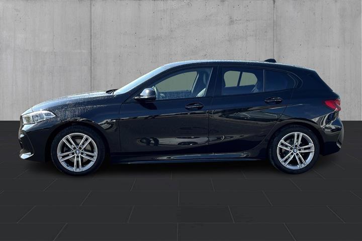 Sort BMW 118i fra 2022