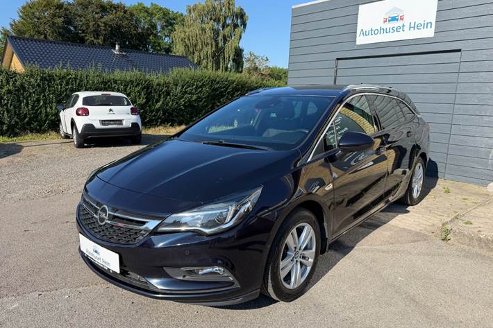 Blå Opel Astra fra 2019