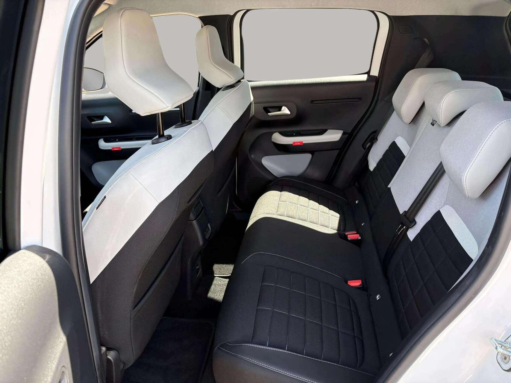 Hvid Citroën ë-C3 fra 2025
