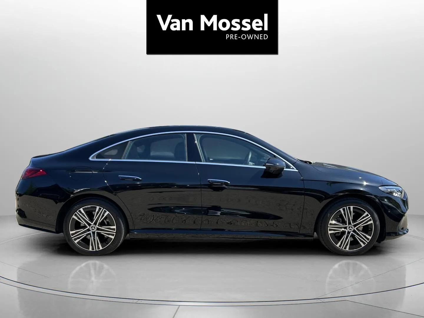 Sort Mercedes CLA250+ fra 2025
